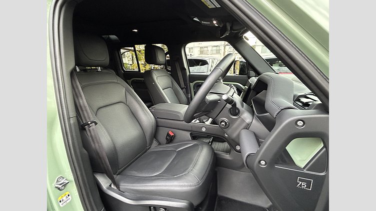2023 認定中古車 Land Rover Defender 110 グラスミアグリーン D300 AWD（AT） 75TH LIMITED EDITION