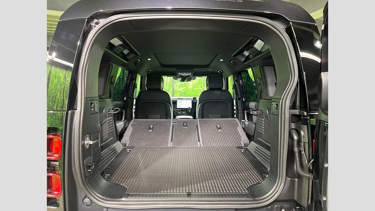 2023 認定中古車 Land Rover Defender 110 サントリーニブラック D300 AWD（AT） X-DYNAMIC HSE