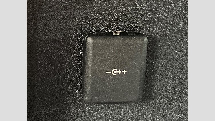 2023 認定中古車 Land Rover Defender 110 サントリーニブラック D300 AWD（AT） X-DYNAMIC HSE