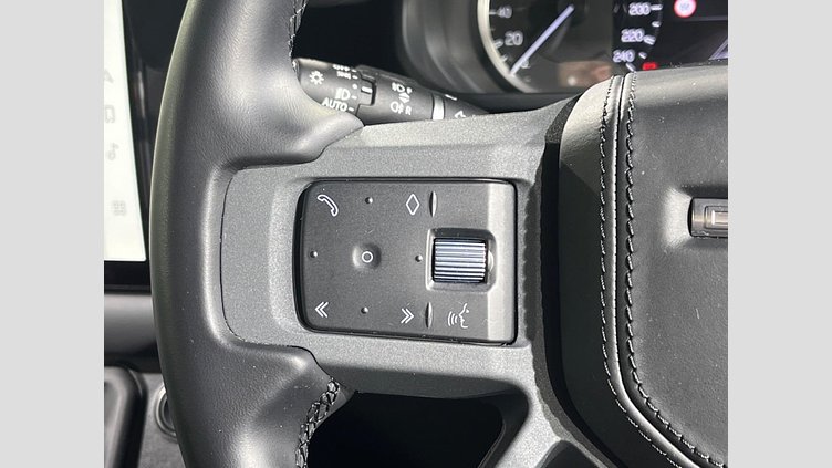 2023 認定中古車 Land Rover Defender 110 サントリーニブラック D300 AWD（AT） X-DYNAMIC HSE