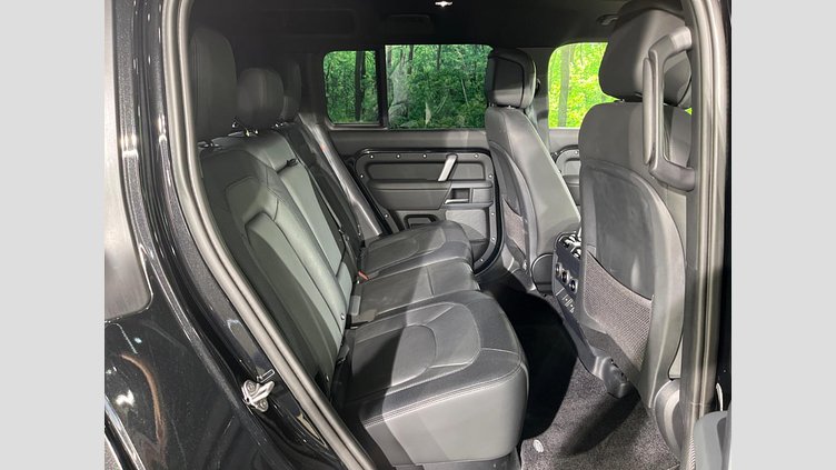 2023 認定中古車 Land Rover Defender 110 サントリーニブラック D300 AWD（AT） X-DYNAMIC HSE