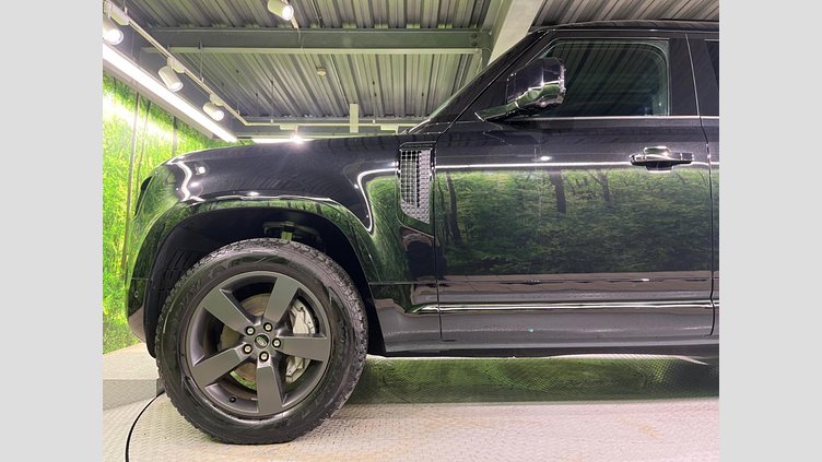 2023 認定中古車 Land Rover Defender 110 サントリーニブラック D300 AWD（AT） X-DYNAMIC HSE