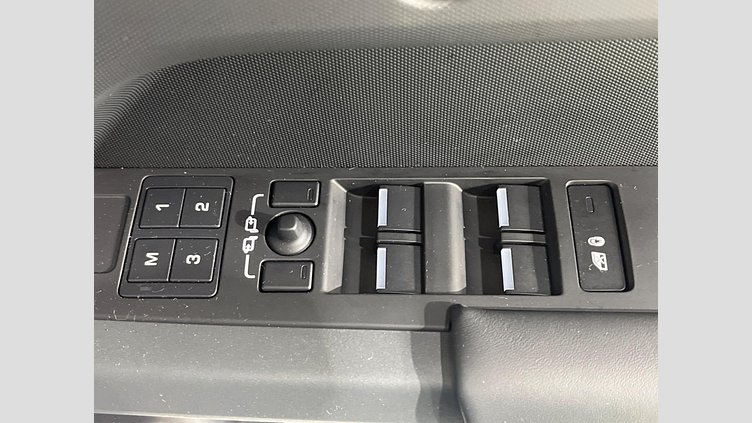 2023 認定中古車 Land Rover Defender 110 サントリーニブラック D300 AWD（AT） X-DYNAMIC HSE