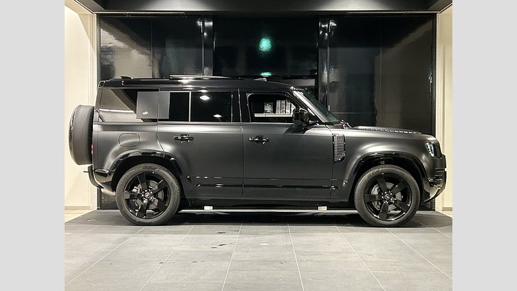 2023 認定中古車 Land Rover Defender 110 サントリーニブラック D300 AWD（AT） X-DYNAMIC HSE