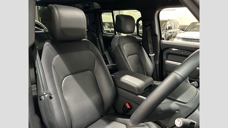 2023 認定中古車 Land Rover Defender 110 サントリーニブラック D300 AWD（AT） X-DYNAMIC HSE