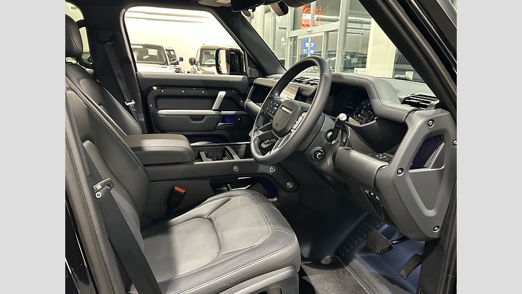 2023 認定中古車 Land Rover Defender 110 サントリーニブラック D300 AWD（AT） X-DYNAMIC HSE
