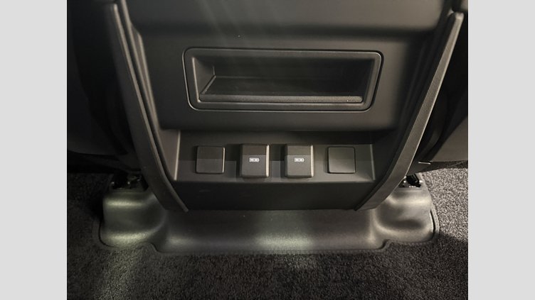 2023 認定中古車 Land Rover Defender 110 フジホワイト D300 AWD（AT） X-DYNAMIC HSE