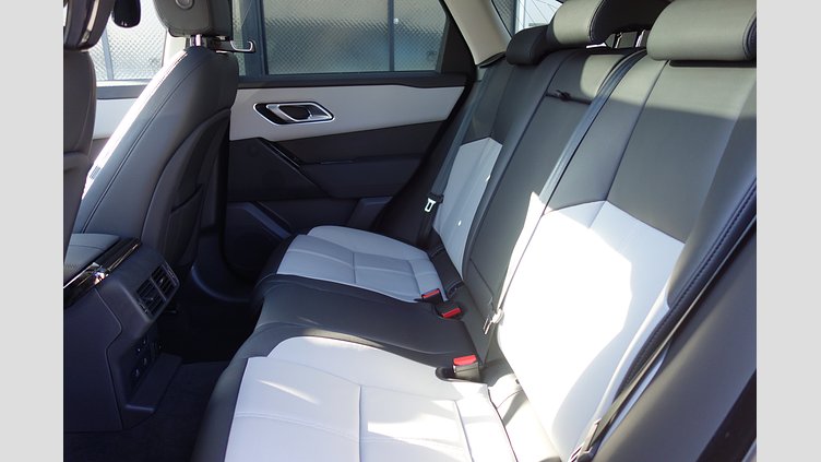 2024 認定中古車 Land Rover Range Rover Velar ハクバシルバー P400eプラグインハイブリッド（ガソリン） スタンダードホイールベース Dynamic SE