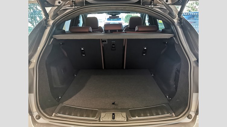 2024 認定中古車 Jaguar E-Pace アイガーグレイ D200マイルドハイブリッド（ディーゼル） R-DYNAMIC HSE