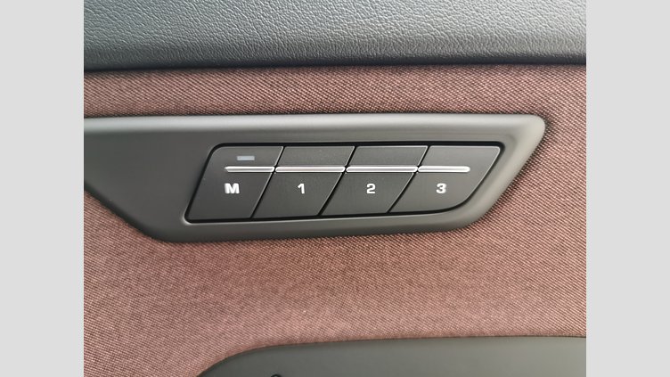 2024 認定中古車 Jaguar E-Pace アイガーグレイ D200マイルドハイブリッド（ディーゼル） R-DYNAMIC HSE