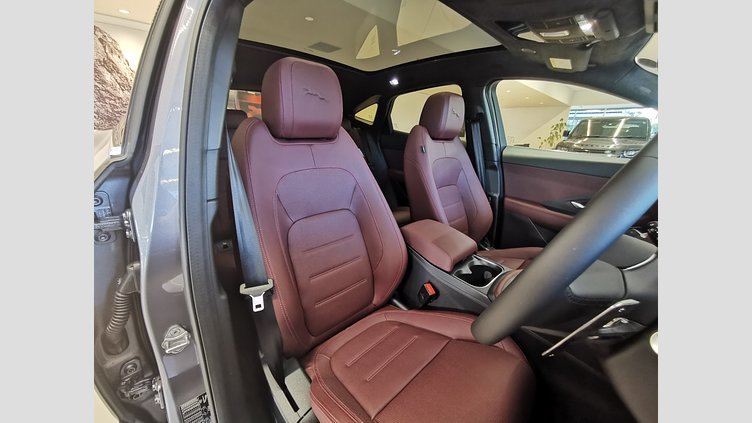 2024 認定中古車 Jaguar E-Pace アイガーグレイ D200マイルドハイブリッド（ディーゼル） R-DYNAMIC HSE