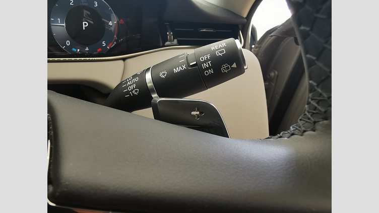 2024 認定中古車 Land Rover Range Rover Evoque ソウルパールシルバー D200マイルドハイブリッド（ディーゼル） Standard Wheelbase S