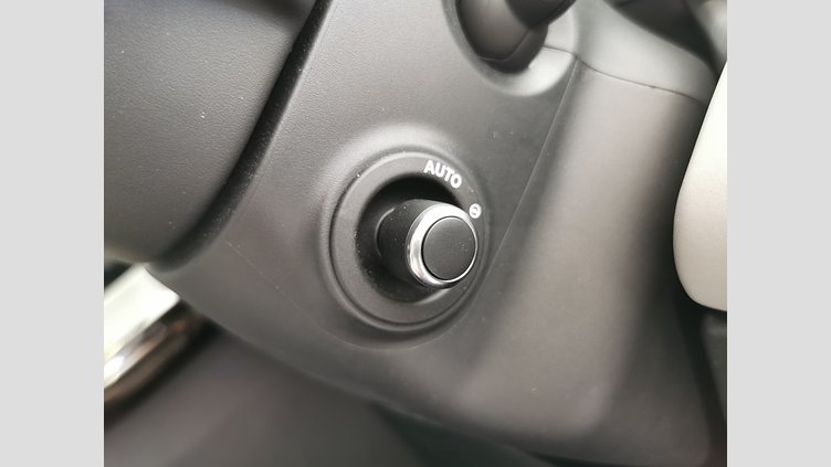 2024 認定中古車 Land Rover Range Rover Evoque ソウルパールシルバー D200マイルドハイブリッド（ディーゼル） Standard Wheelbase S