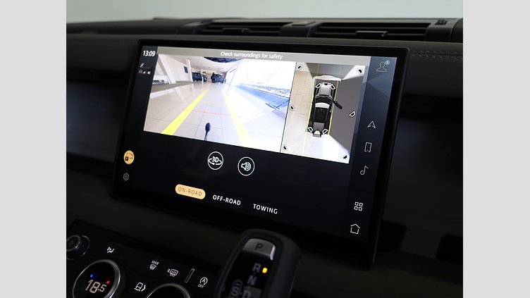 2025 Approved Land Rover Defender 110 Pangea Green AWD D250 X-Dynamic SE