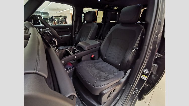 2023 認定中古車 Land Rover Defender 110 カルパチアングレイ P525 AWD (AT) V8