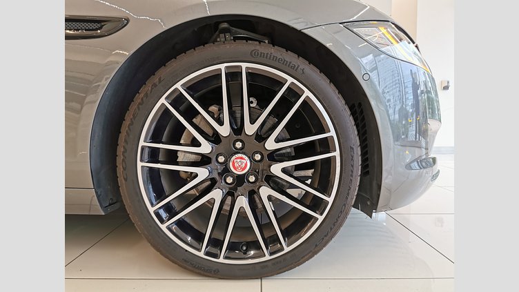 2017 認定中古車 Jaguar XF Corris Grey 2.0L プレステージ