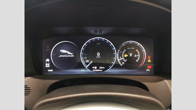 2017 認定中古車 Jaguar XF Corris Grey 2.0L プレステージ