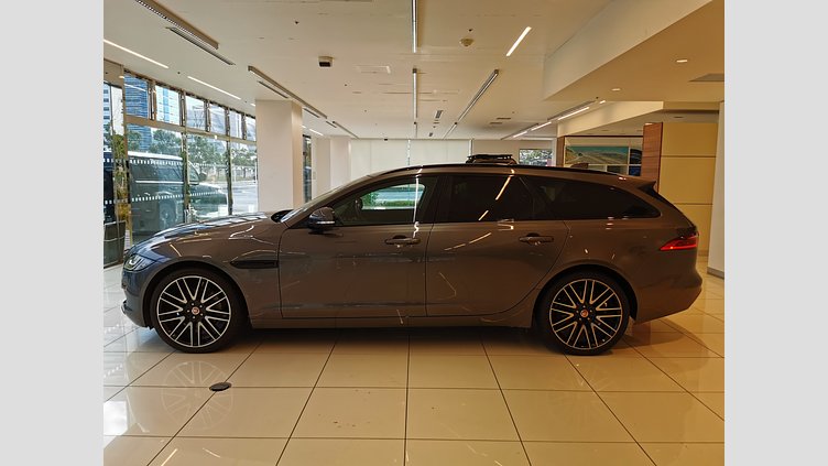 2017 認定中古車 Jaguar XF Corris Grey 2.0L プレステージ