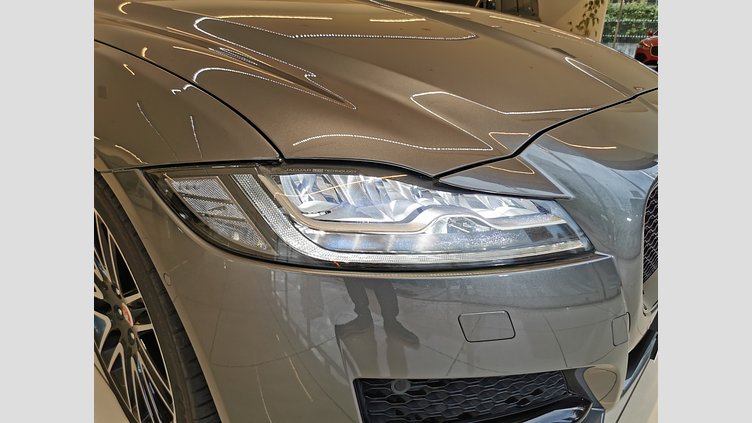 2017 認定中古車 Jaguar XF Corris Grey 2.0L プレステージ