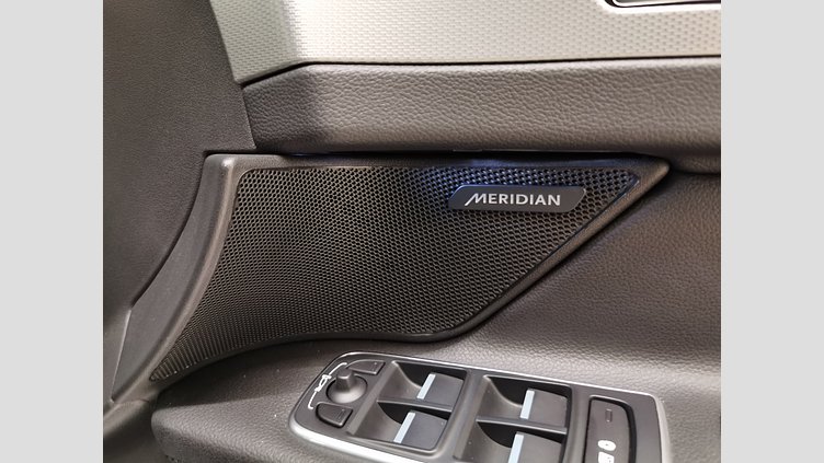 2017 認定中古車 Jaguar XF Corris Grey 2.0L プレステージ