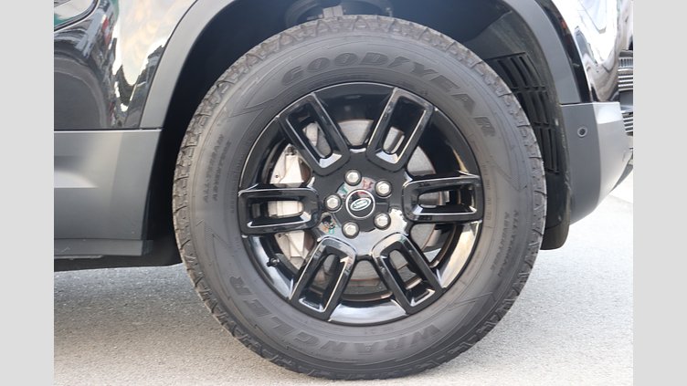 2023 認定中古車 Land Rover Defender 110 サントリーニブラック D300 AWD（AT） S