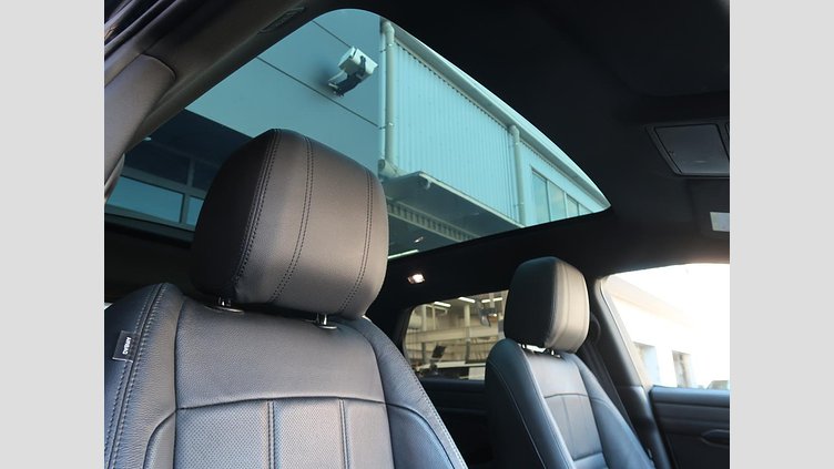 2020 認定中古車 Land Rover Range Rover Evoque サントリーニブラック P200 SE