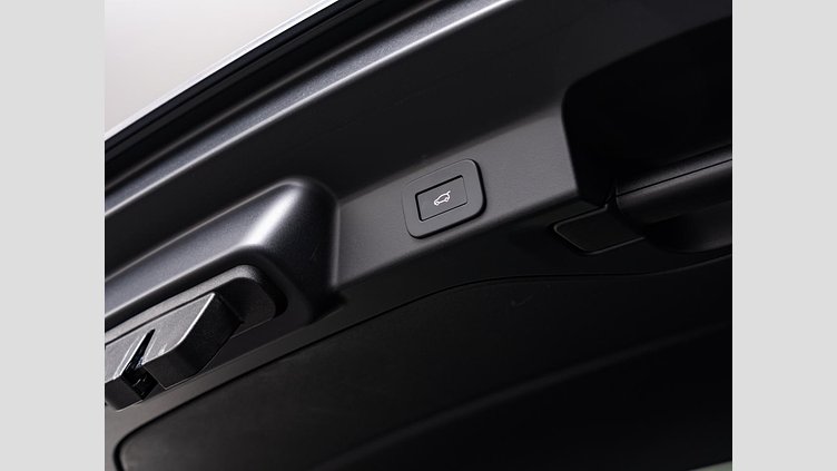 2023 認定中古車 Jaguar F-Pace アイガーグレイ D204 AWD（オートマチック）MHEV R-DYNAMIC SE