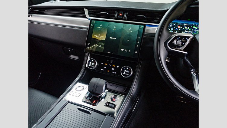 2023 認定中古車 Jaguar F-Pace アイガーグレイ D204 AWD（オートマチック）MHEV R-DYNAMIC SE