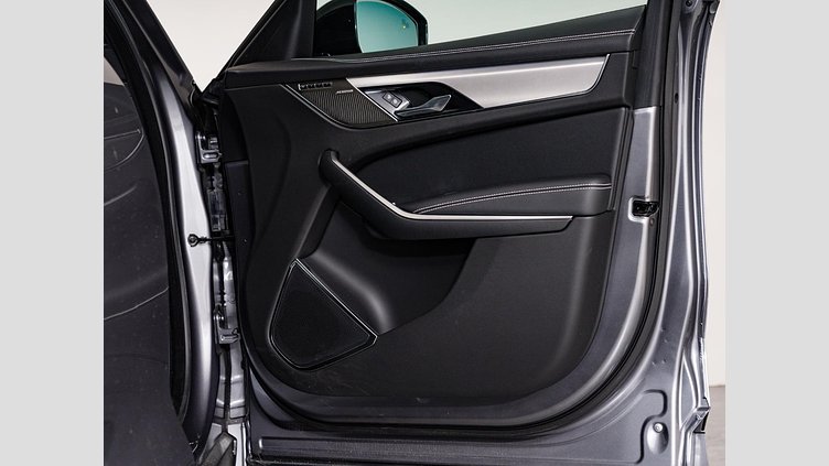 2023 認定中古車 Jaguar F-Pace アイガーグレイ D204 AWD（オートマチック）MHEV R-DYNAMIC SE