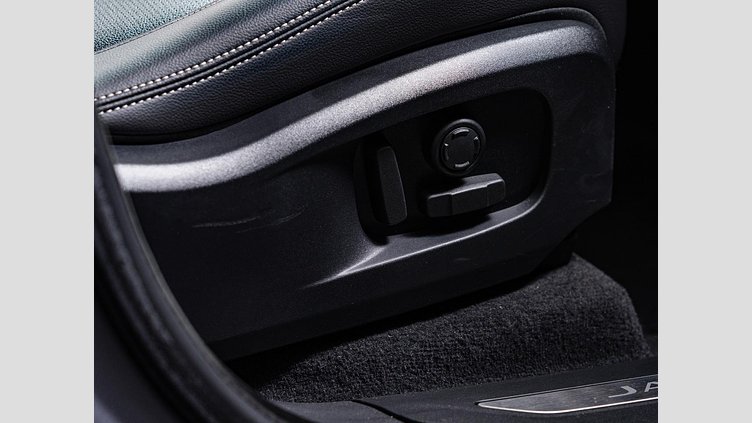 2023 認定中古車 Jaguar F-Pace アイガーグレイ D204 AWD（オートマチック）MHEV R-DYNAMIC SE