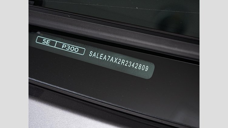 2024 認定中古車 Land Rover Defender 110 アイガーグレイ P300 AWD（AT） SE