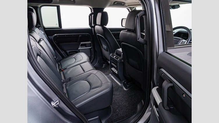 2024 認定中古車 Land Rover Defender 110 アイガーグレイ P300 AWD（AT） SE