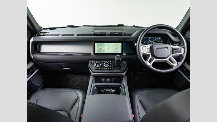 2024 認定中古車 Land Rover Defender 110 アイガーグレイ P300 AWD（AT） SE