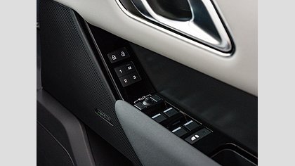 Range Rover Velar 45