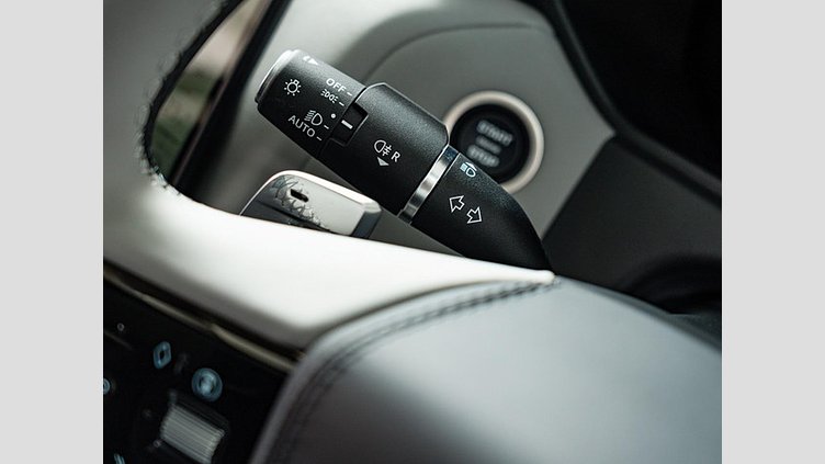 2024 認定中古車 Land Rover Range Rover Velar ザダルグレイ D200マイルドハイブリッド（ディーゼル） スタンダードホイールベース Dynamic SE