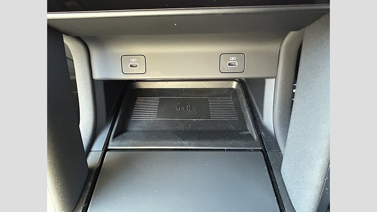 2024 認定中古車 Land Rover Discovery Sport ヴァレジネブルー D200マイルドハイブリッド（ディーゼル） 標準ホイール Dynamic SE