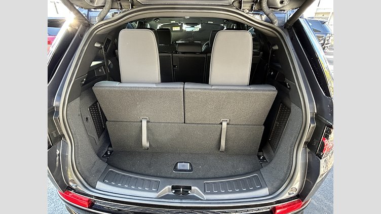 2024 認定中古車 Land Rover Discovery Sport ヴァレジネブルー D200マイルドハイブリッド（ディーゼル） 標準ホイール Dynamic SE