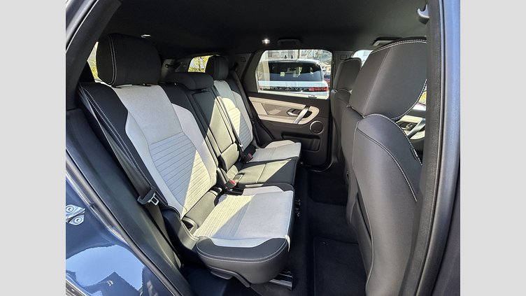 2024 認定中古車 Land Rover Discovery Sport ヴァレジネブルー D200マイルドハイブリッド（ディーゼル） 標準ホイール Dynamic SE