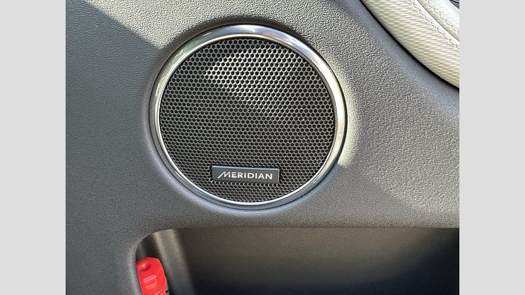 2024 認定中古車 Land Rover Discovery Sport ヴァレジネブルー D200マイルドハイブリッド（ディーゼル） 標準ホイール Dynamic SE