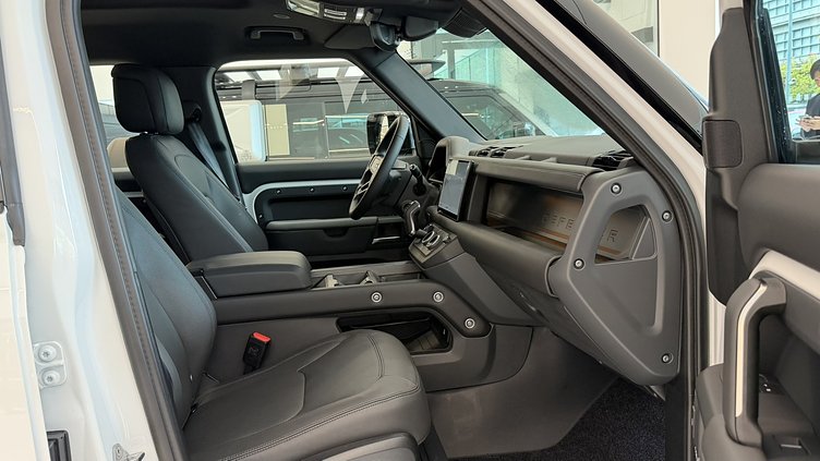 2025 新車 Land Rover Defender 110 (1AA) 富士山白 Fuji White D300  輕油電混合 X-Dynamic HSE