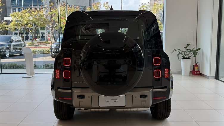 2025 新車 Land Rover Defender 90 (1AU) 喀爾巴阡灰 Carpathian Grey D300  輕油電混合 X-Dynamic HSE