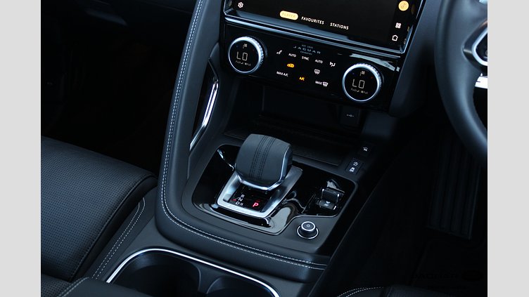 2024 Approved Jaguar E-Pace Eiger Grey - lakier metalik AWD D200 SE - R-Dynamic