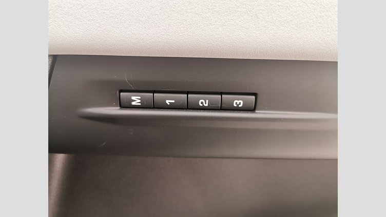 2024 認定中古車 Land Rover Range Rover Evoque オストゥーニパールホワイト D200マイルドハイブリッド（ディーゼル） スタンダードホイールベース S