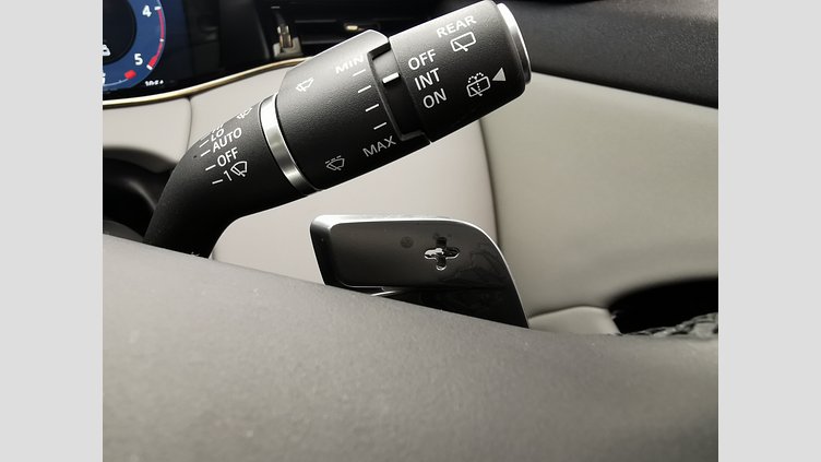 2024 認定中古車 Land Rover Range Rover Evoque オストゥーニパールホワイト D200マイルドハイブリッド（ディーゼル） スタンダードホイールベース S