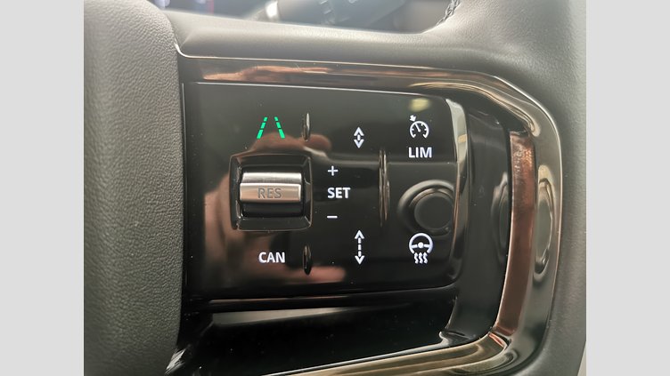 2024 認定中古車 Land Rover Range Rover Evoque オストゥーニパールホワイト D200マイルドハイブリッド（ディーゼル） スタンダードホイールベース S