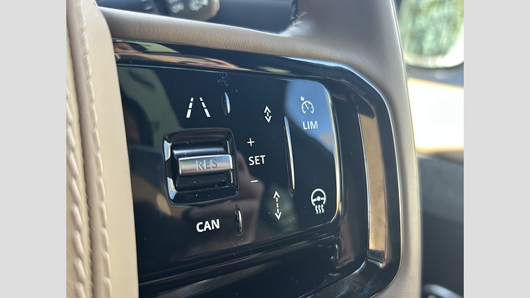 2024 認定中古車 Land Rover Range Rover Sport ジオラグリーン P550eプラグインハイブリッド（ガソリン） スタンダードホイールベース Autobiography