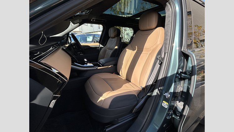 2024 認定中古車 Land Rover Range Rover Sport ジオラグリーン P550eプラグインハイブリッド（ガソリン） スタンダードホイールベース Autobiography