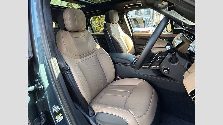 2024 認定中古車 Land Rover Range Rover Sport ジオラグリーン P550eプラグインハイブリッド（ガソリン） スタンダードホイールベース Autobiography