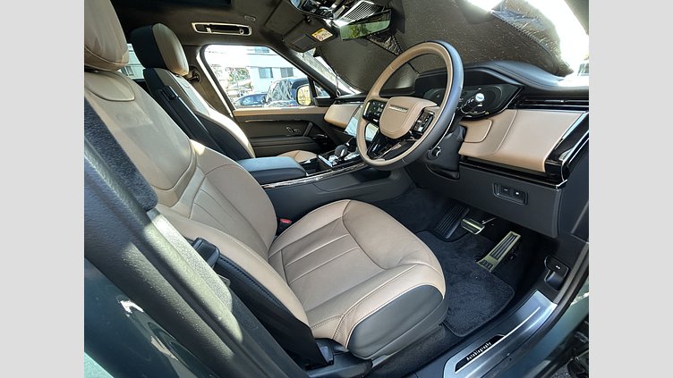 2024 認定中古車 Land Rover Range Rover Sport ジオラグリーン P550eプラグインハイブリッド（ガソリン） スタンダードホイールベース Autobiography