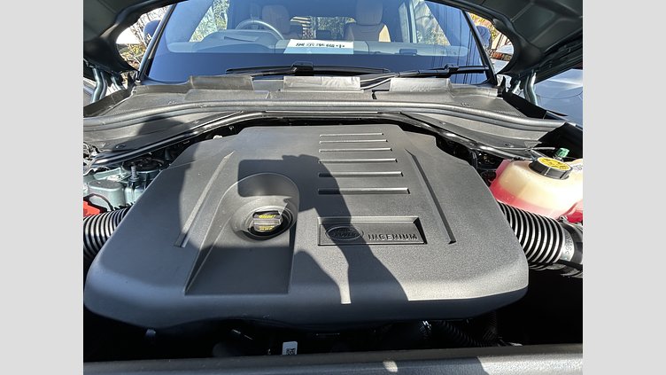 2024 認定中古車 Land Rover Range Rover Sport ジオラグリーン P550eプラグインハイブリッド（ガソリン） スタンダードホイールベース Autobiography